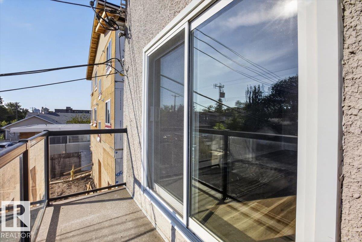 #205 11429 124 ST NW
