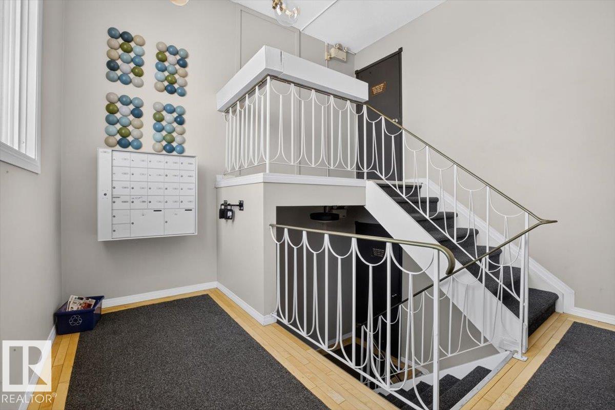#205 11429 124 ST NW