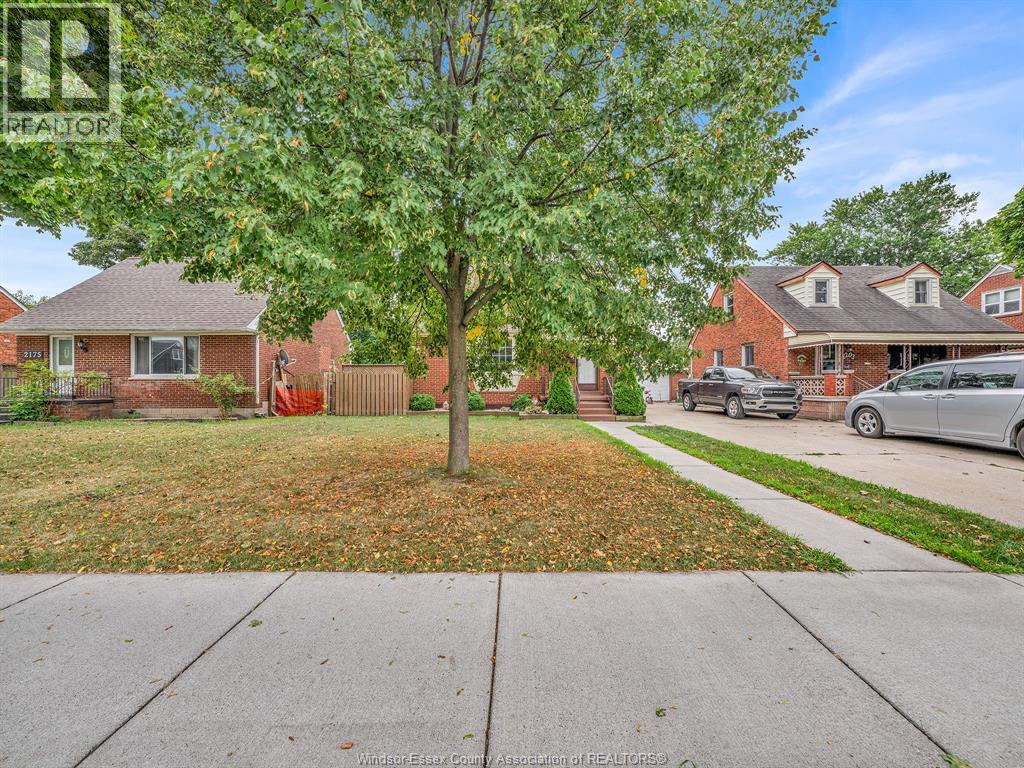 2187 Girardot, Windsor, Ontario  N9B 1R3 - Photo 4 - 26020288