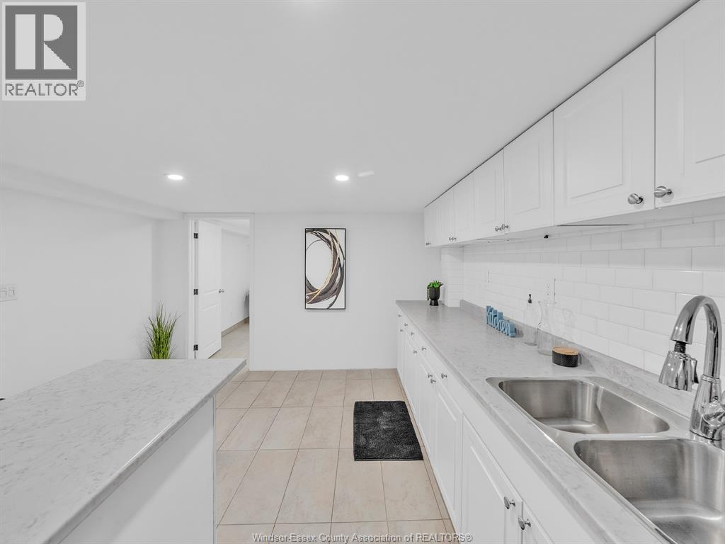 2187 Girardot, Windsor, Ontario  N9B 1R3 - Photo 34 - 26020288