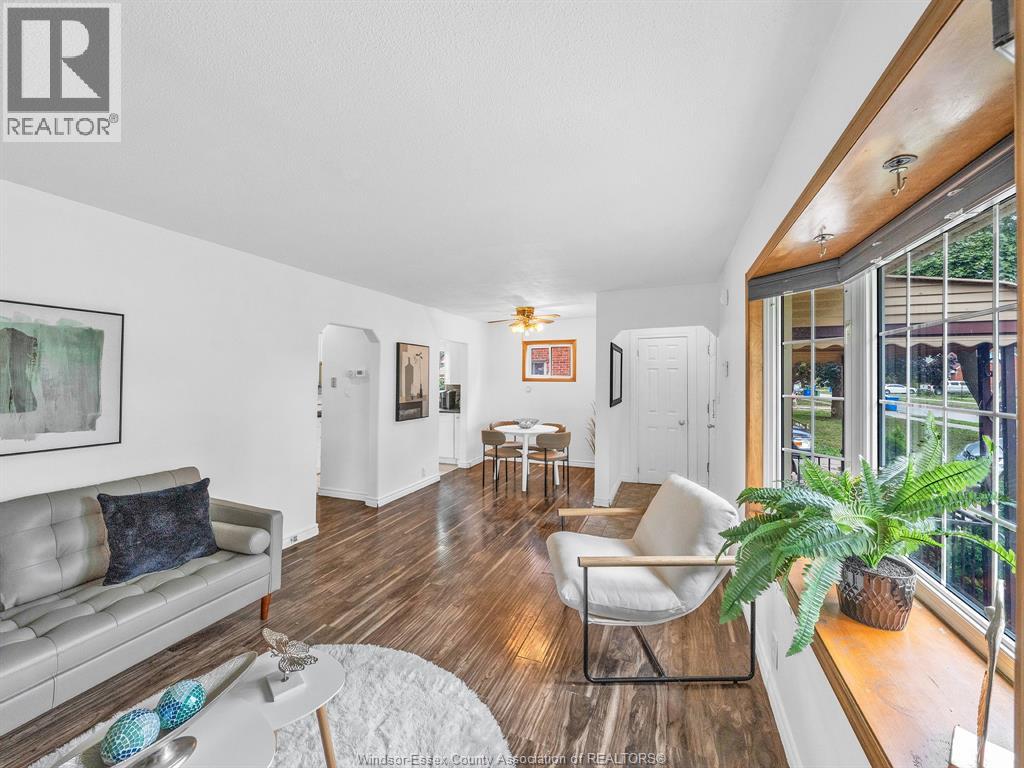 2187 Girardot, Windsor, Ontario  N9B 1R3 - Photo 9 - 26020288