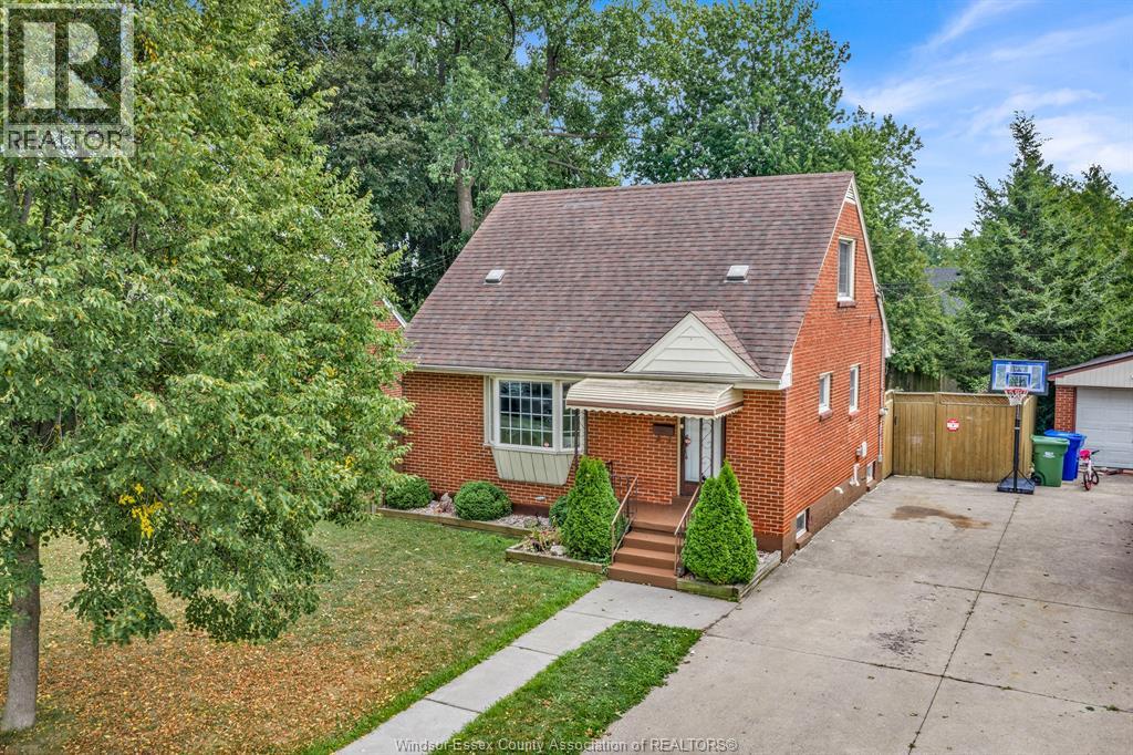 2187 Girardot, Windsor, Ontario  N9B 1R3 - Photo 2 - 26020288