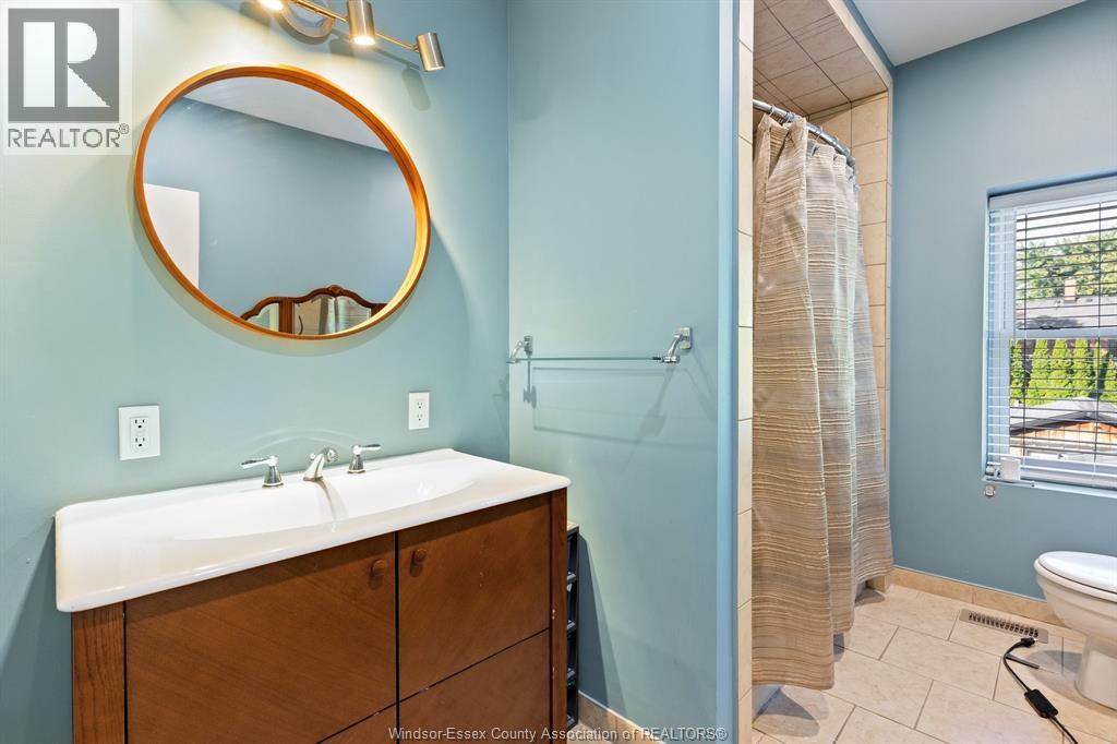 853 Monmouth, Windsor, Ontario  N8Y 3L5 - Photo 13 - 26020209