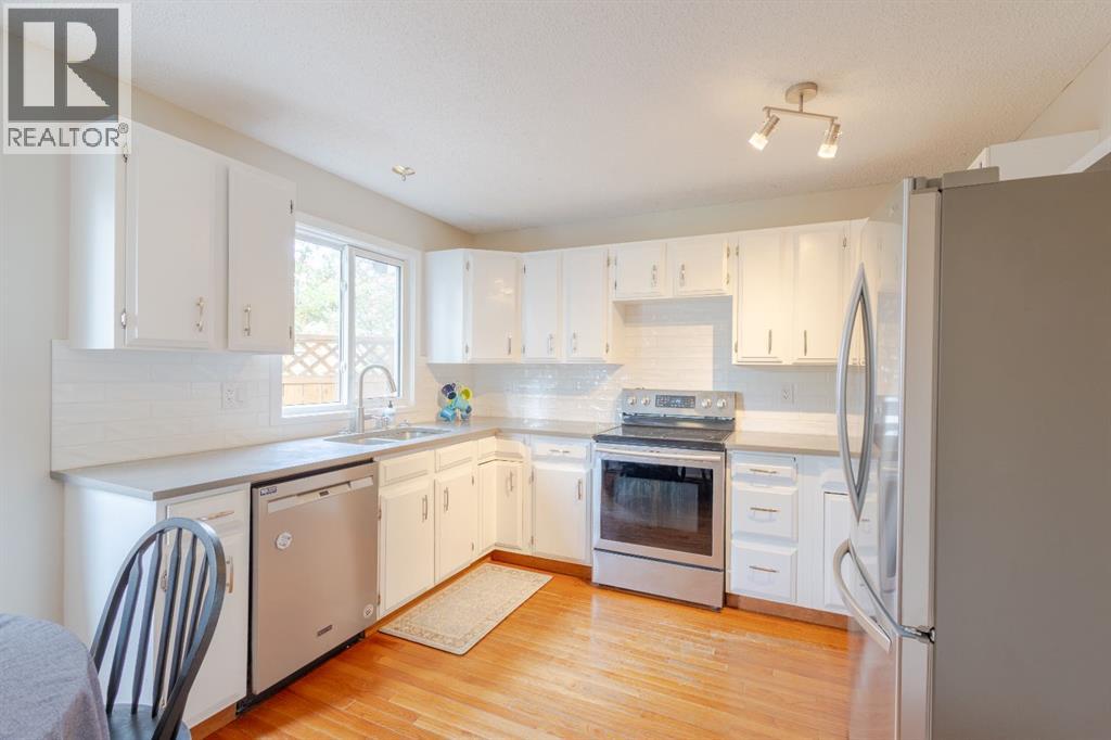 119 Midland Place SE, Calgary, Alberta  T2X 1N1 - Photo 9 - A2322130