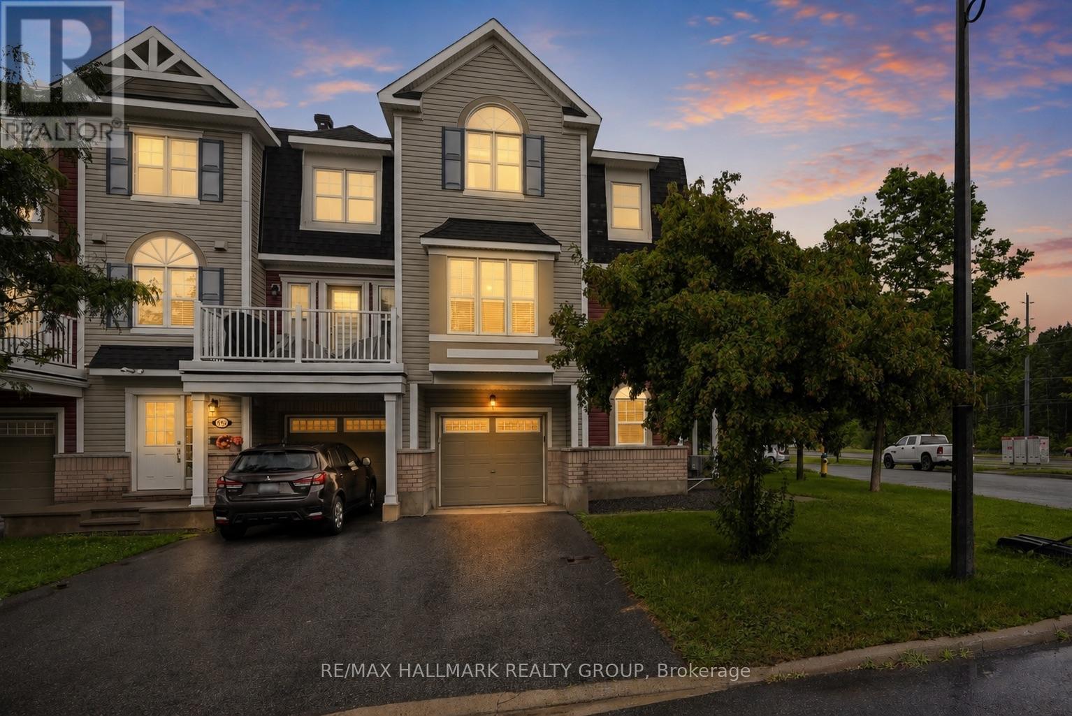 588 Foxlight Circle, Ottawa, Ontario  K2M 0L9 - Photo 1 - X13692424