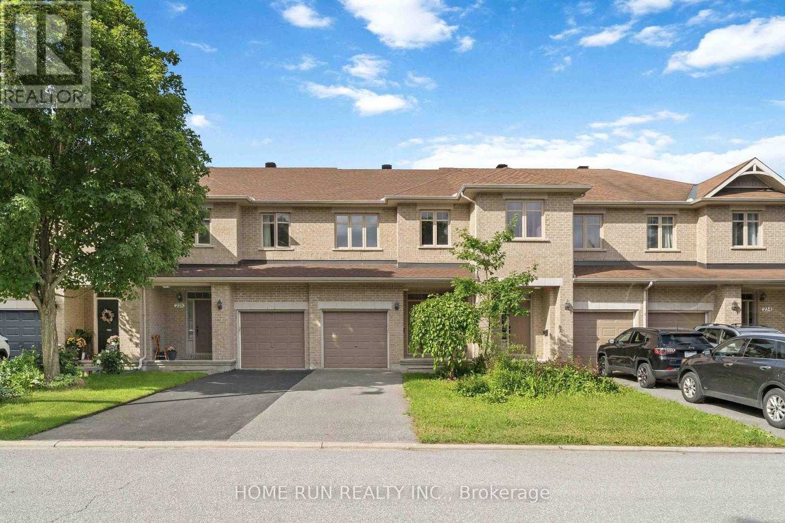 230 BADGELEY AVENUE, Ottawa, Ontario