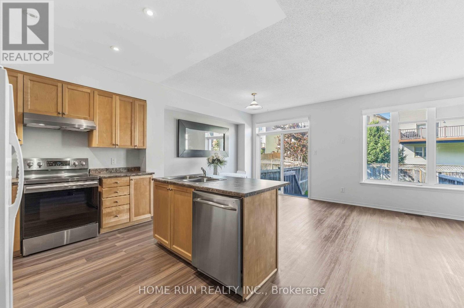 230 Badgeley Avenue, Ottawa, Ontario  K2T 0A4 - Photo 4 - X13692520