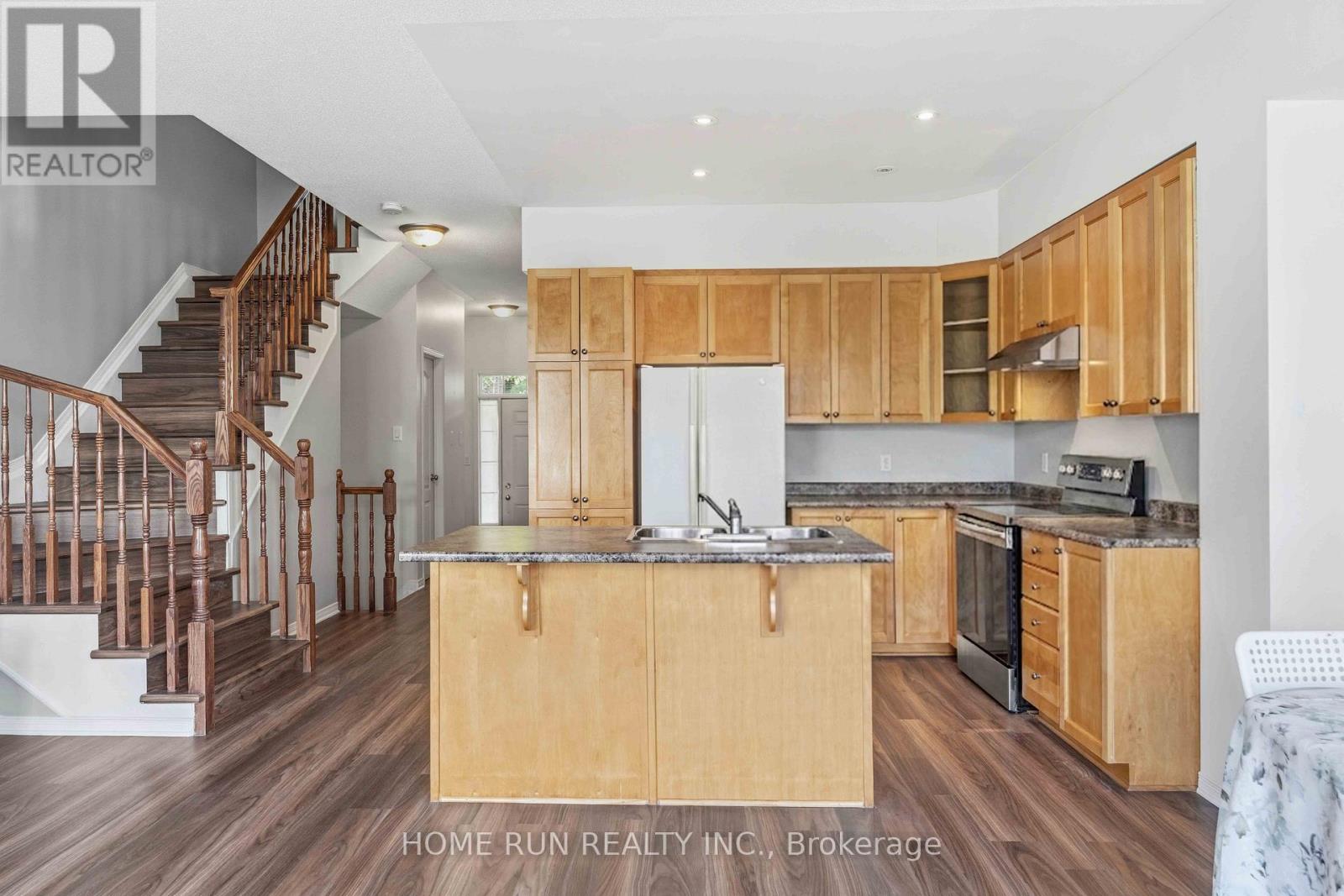 230 Badgeley Avenue, Ottawa, Ontario  K2T 0A4 - Photo 9 - X13692520
