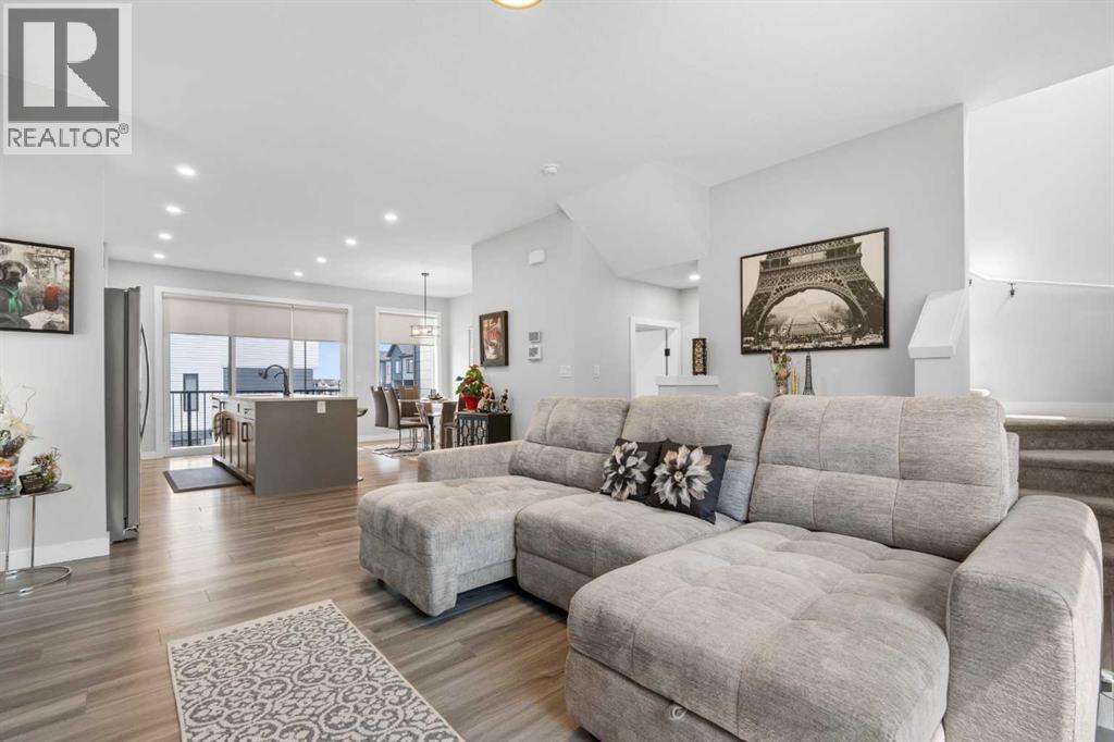 32 Evanscrest Court NW, Calgary, Alberta  T3P 1S2 - Photo 4 - A2333920