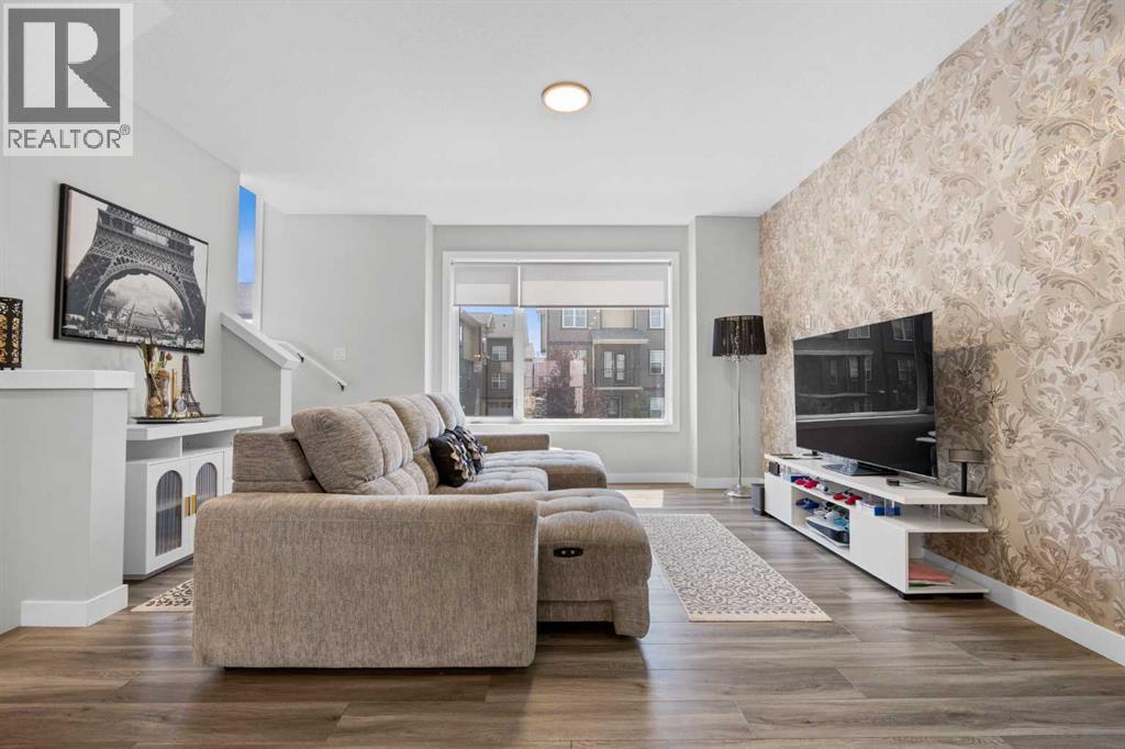 32 Evanscrest Court NW, Calgary, Alberta  T3P 1S2 - Photo 6 - A2333920