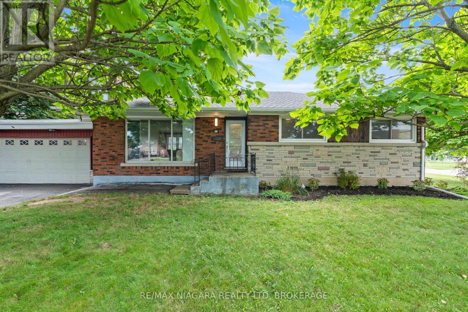 67 Maple Park Drive, Welland, Ontario  L3C 3X8 - Photo 3 - X13692452