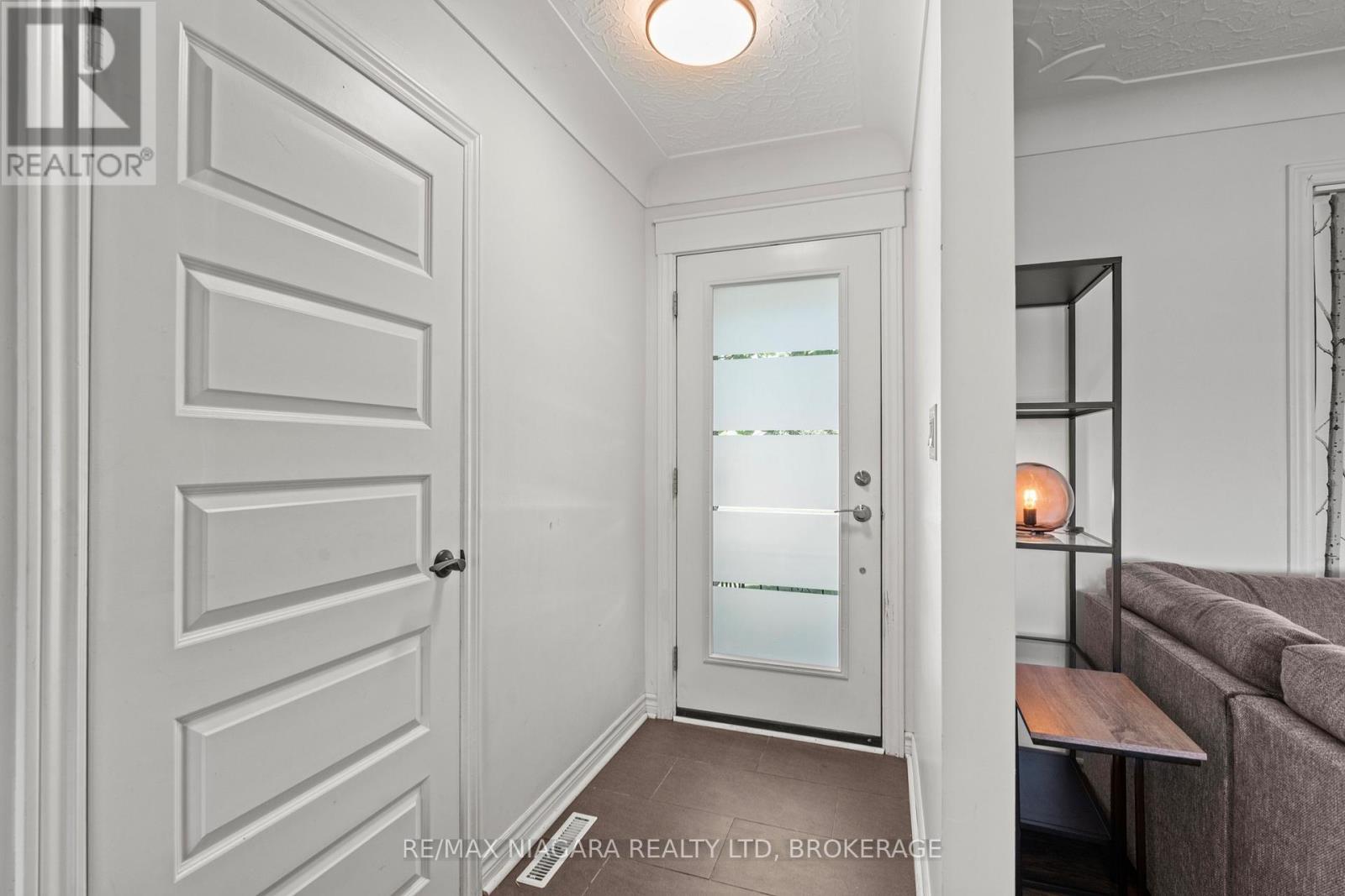 67 Maple Park Drive, Welland, Ontario  L3C 3X8 - Photo 5 - X13692452