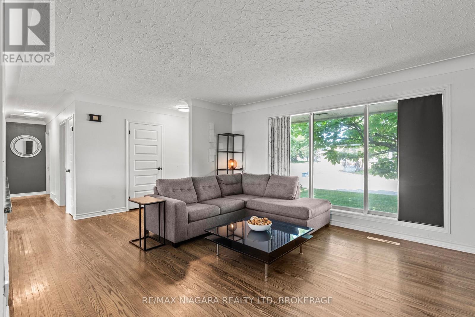 67 Maple Park Drive, Welland, Ontario  L3C 3X8 - Photo 8 - X13692452