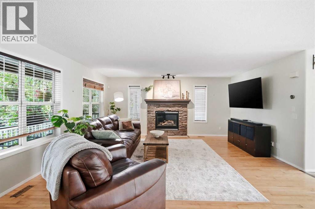 249 Inverness Park SE, Calgary, Alberta  T2Z 3K7 - Photo 3 - A2338536