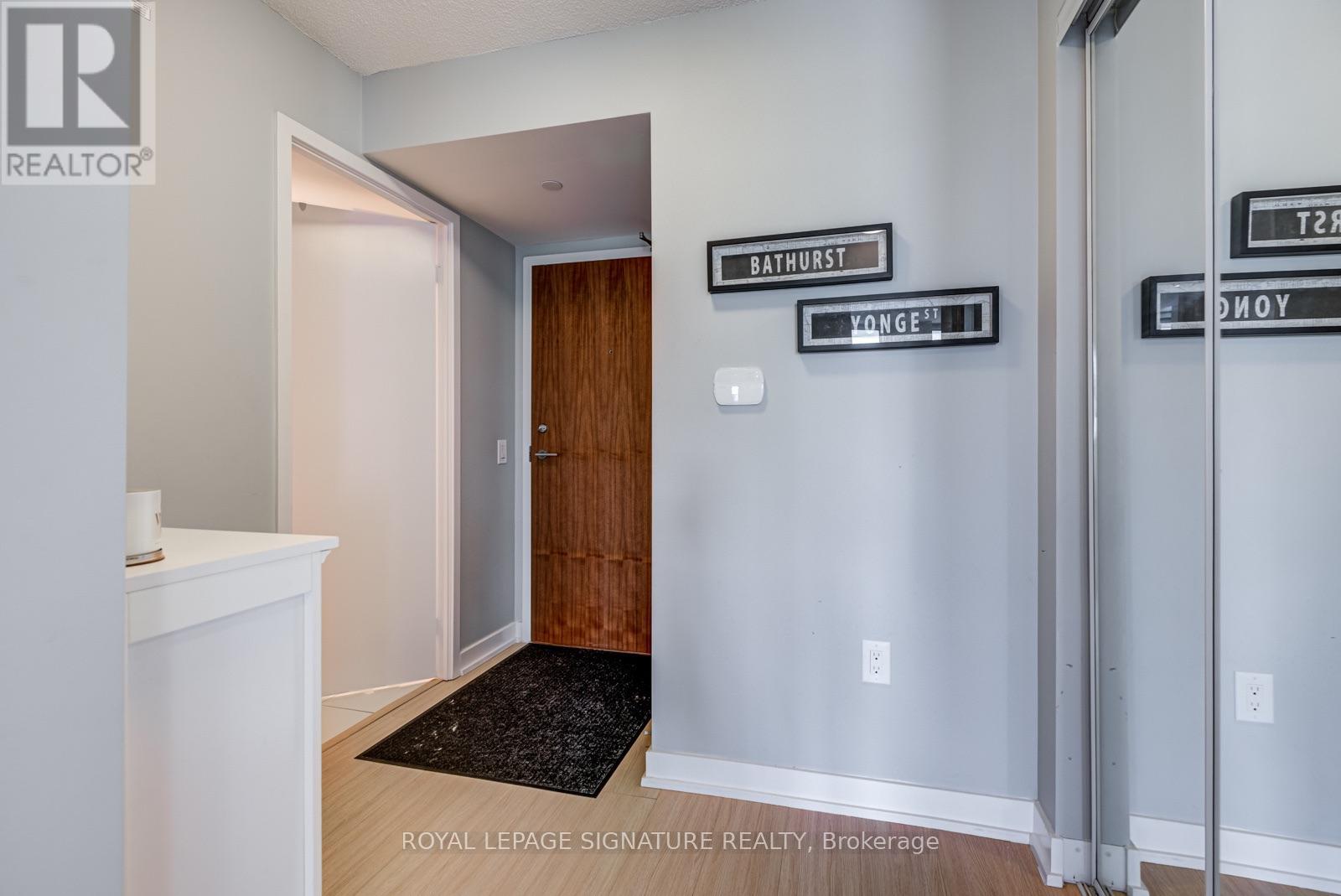 318 - 75 Queens Wharf Road, Toronto, Ontario  M5V 0J8 - Photo 3 - C13692410