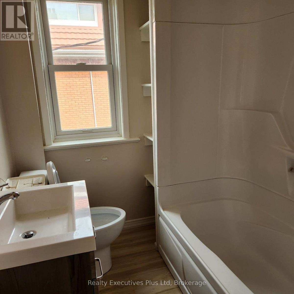 Apt 2 - 439 Manly Street, Midland, Ontario  L4R 3E6 - Photo 11 - S13692468