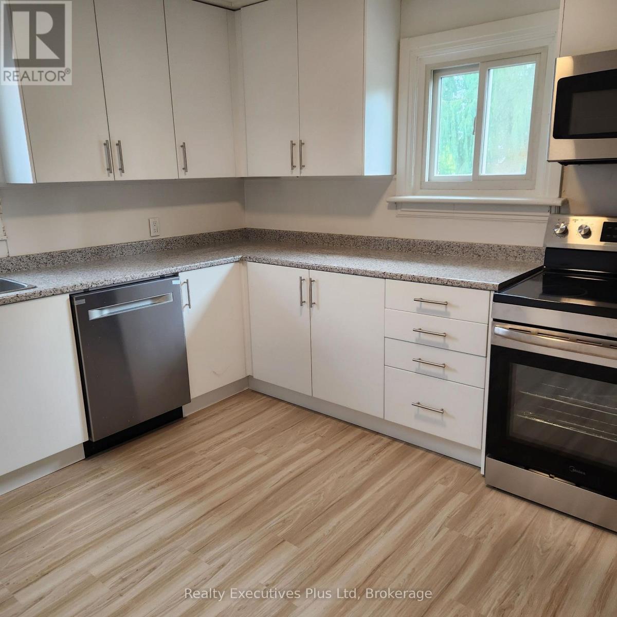 Apt 2 - 439 Manly Street, Midland, Ontario  L4R 3E6 - Photo 7 - S13692468