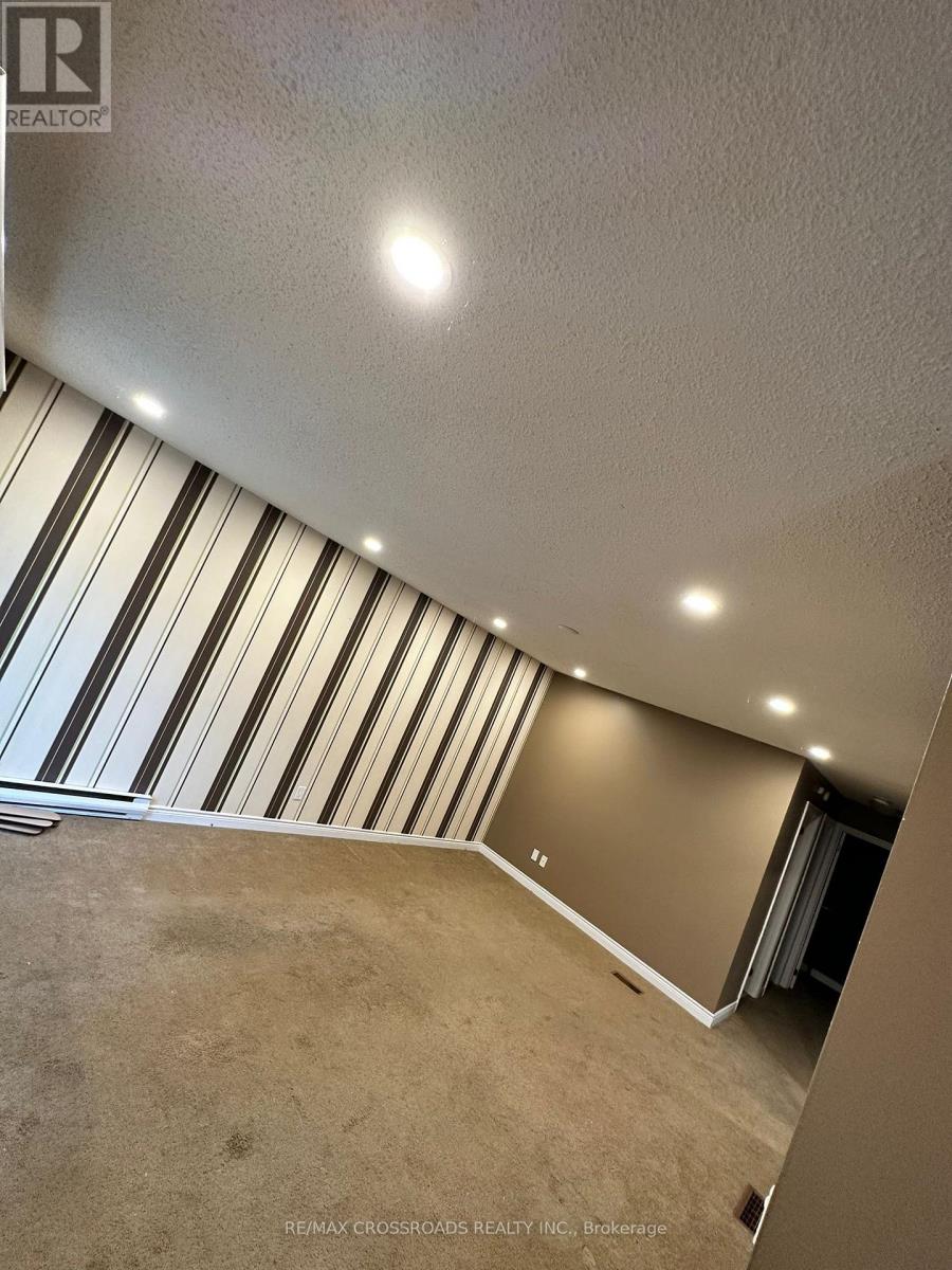 Main - 613 Perry Street, Whitby, Ontario  L1N 4C6 - Photo 11 - E13692386