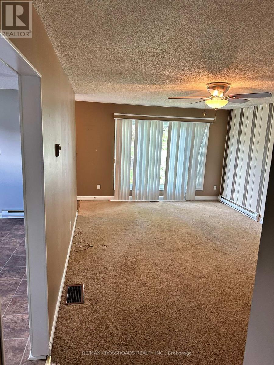 Main - 613 Perry Street, Whitby, Ontario  L1N 4C6 - Photo 3 - E13692386