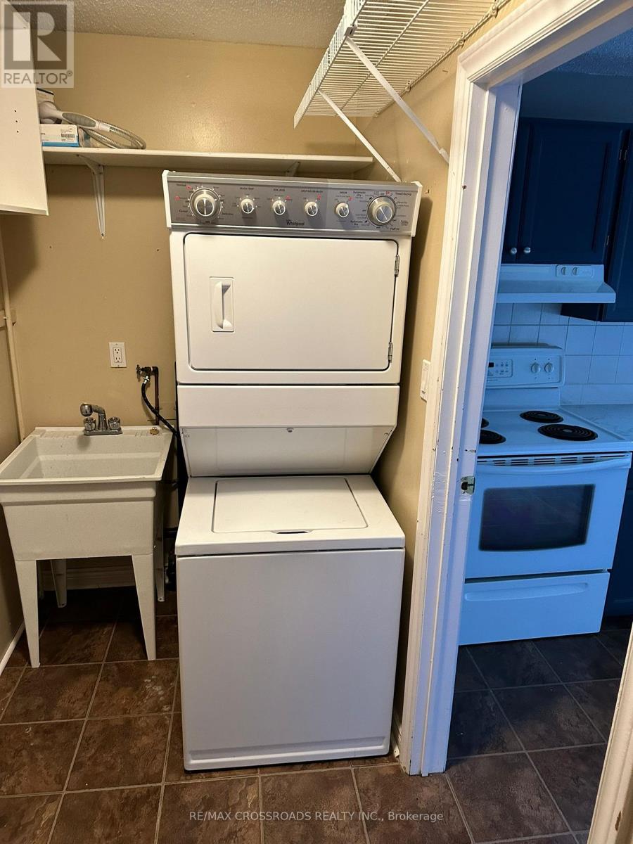 Main - 613 Perry Street, Whitby, Ontario  L1N 4C6 - Photo 6 - E13692386
