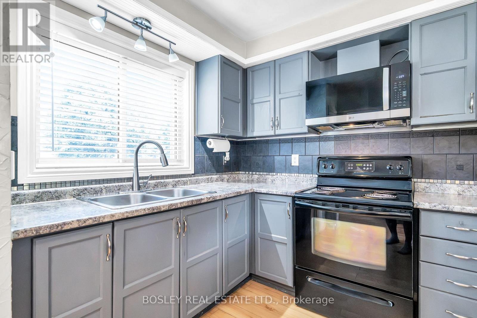 74 Elford Drive, Clarington, Ontario  L1C 4R4 - Photo 5 - E13692418