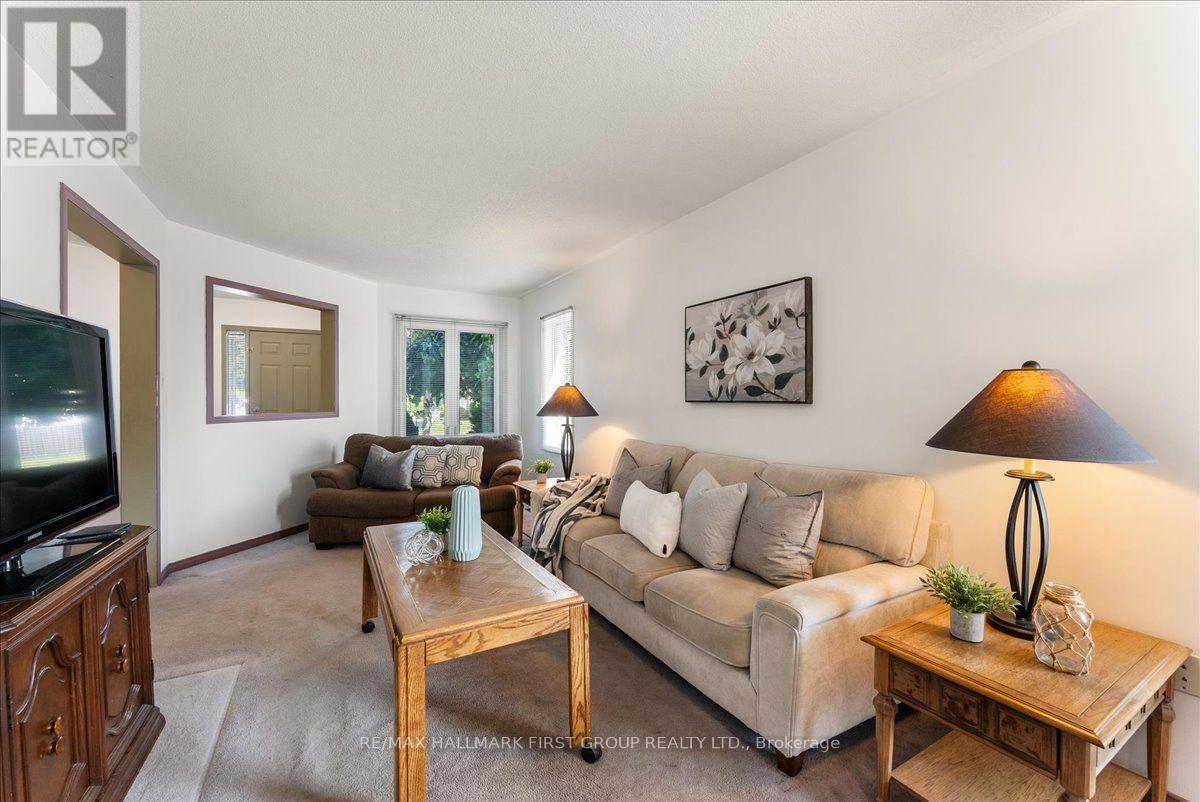 989 Deer Valley Drive, Oshawa, Ontario  L1J 8N2 - Photo 6 - E13692570