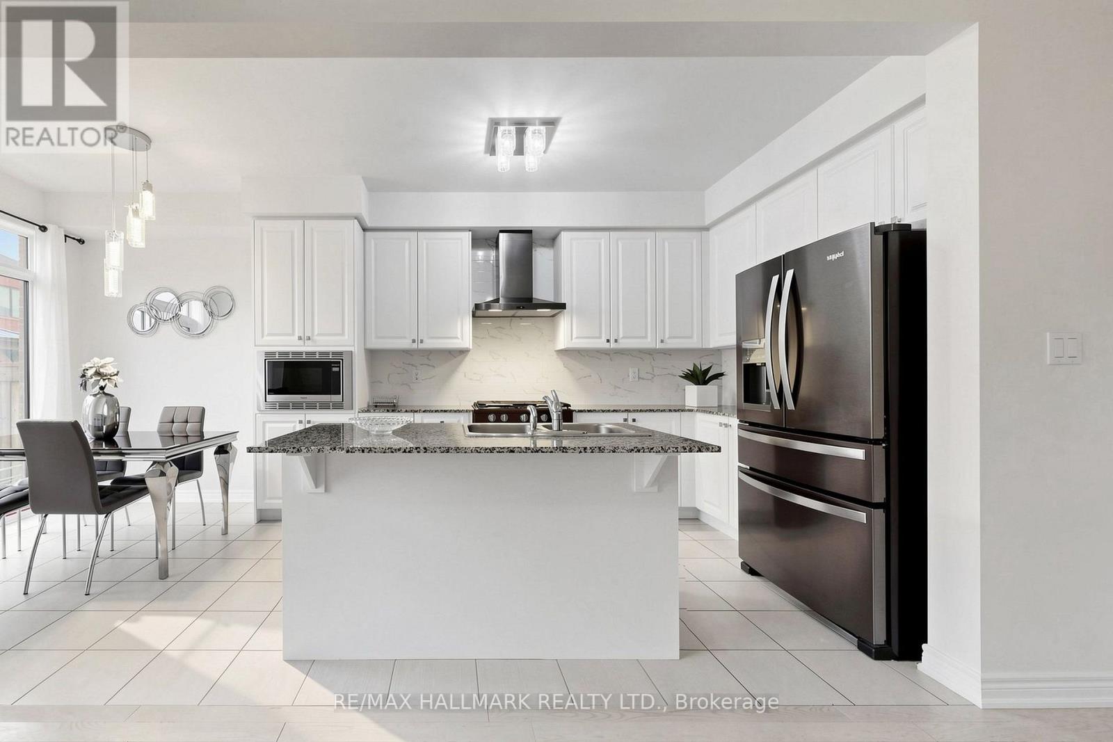 19 Conarty Crescent, Whitby, Ontario L1P 0L4 - Photo 11 - E13692586