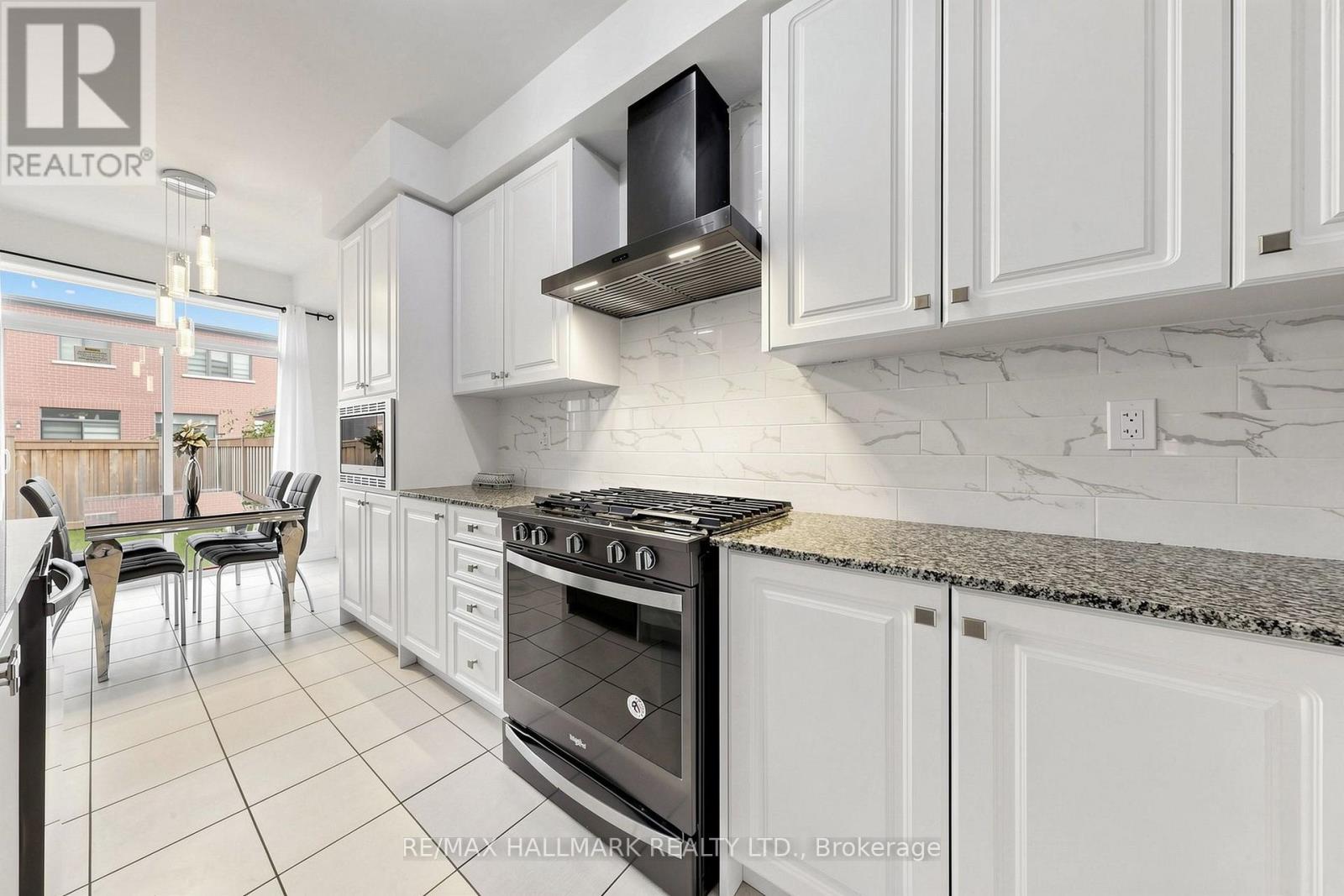 19 Conarty Crescent, Whitby, Ontario L1P 0L4 - Photo 13 - E13692586