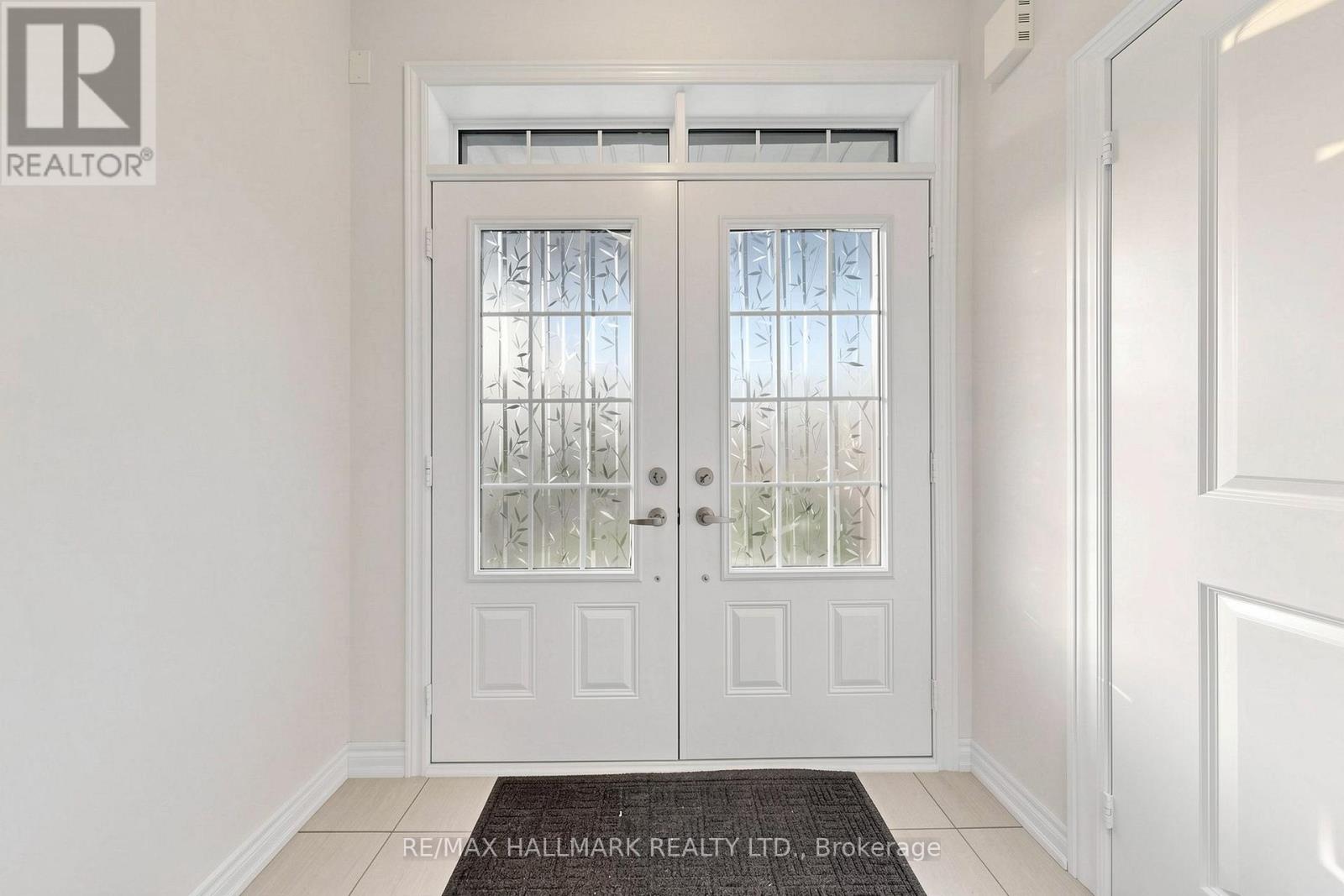 19 Conarty Crescent, Whitby, Ontario L1P 0L4 - Photo 4 - E13692586