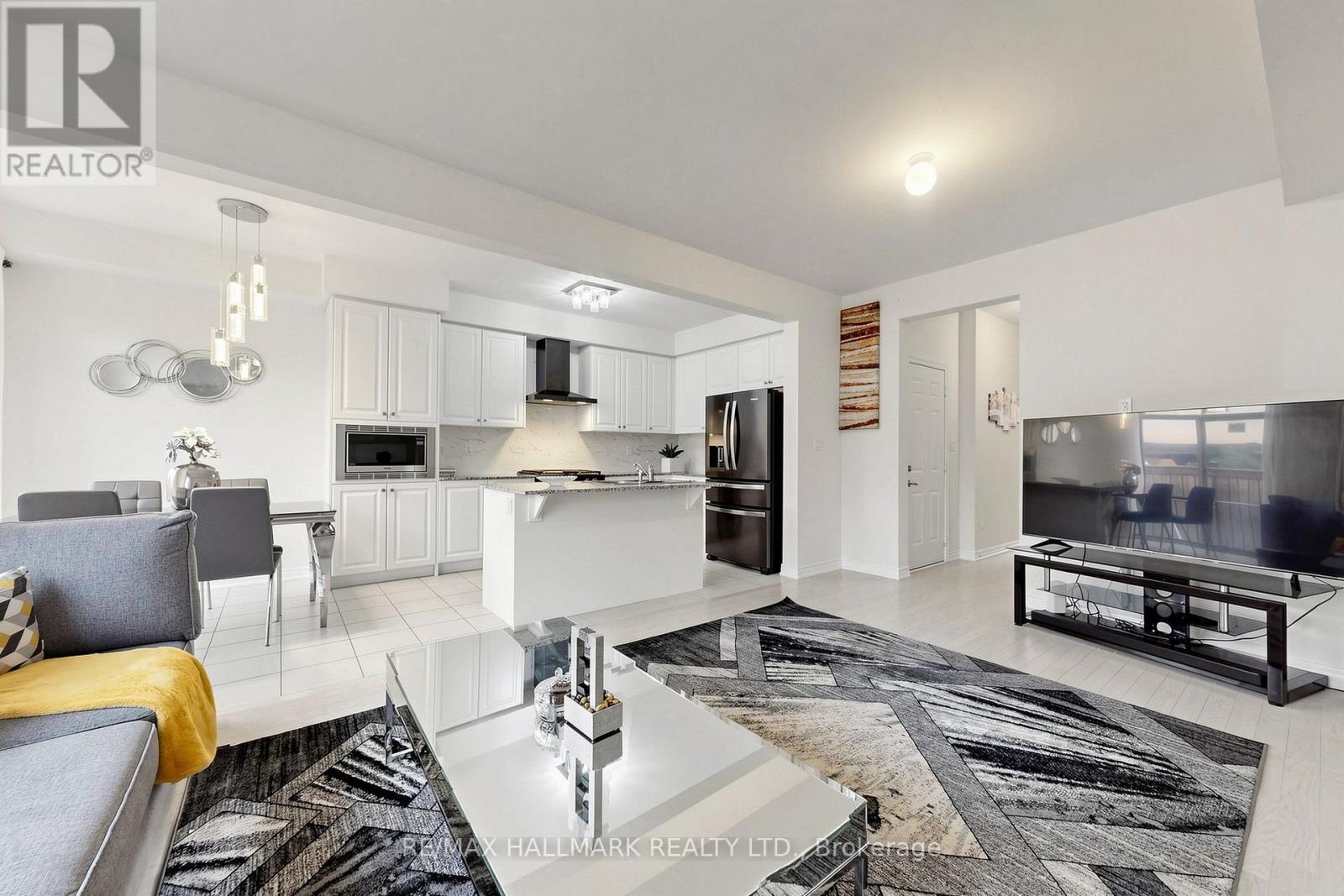 19 Conarty Crescent, Whitby, Ontario L1P 0L4 - Photo 9 - E13692586