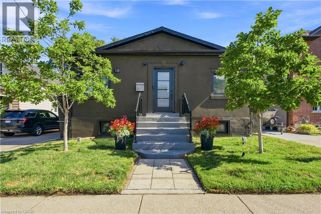 19 Grove Street, Hamilton, Ontario  L8N 1P4 - Photo 2 - 40856801