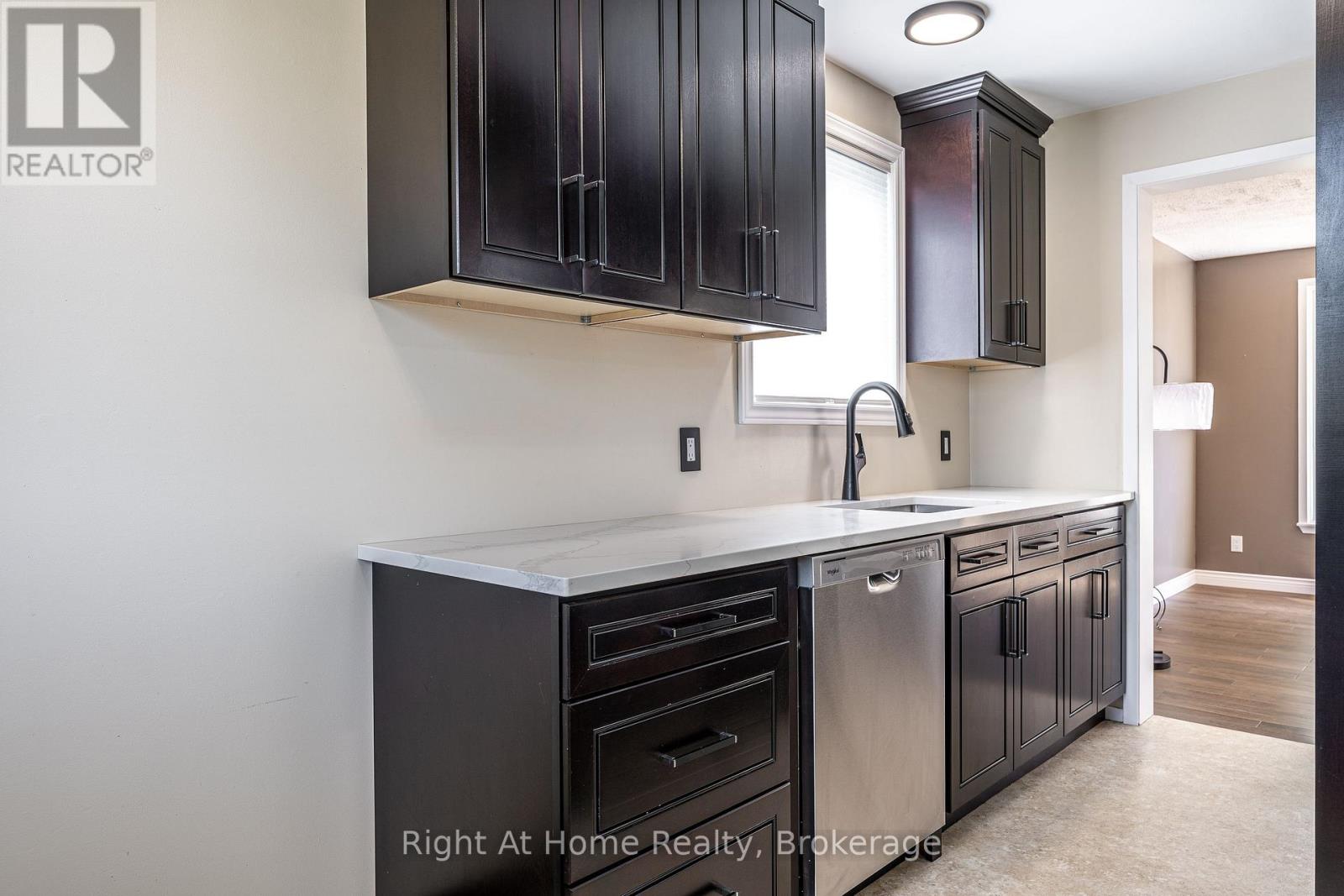 65 Maple Avenue, Stratford, Ontario  N5A 7C3 - Photo 4 - X13692490