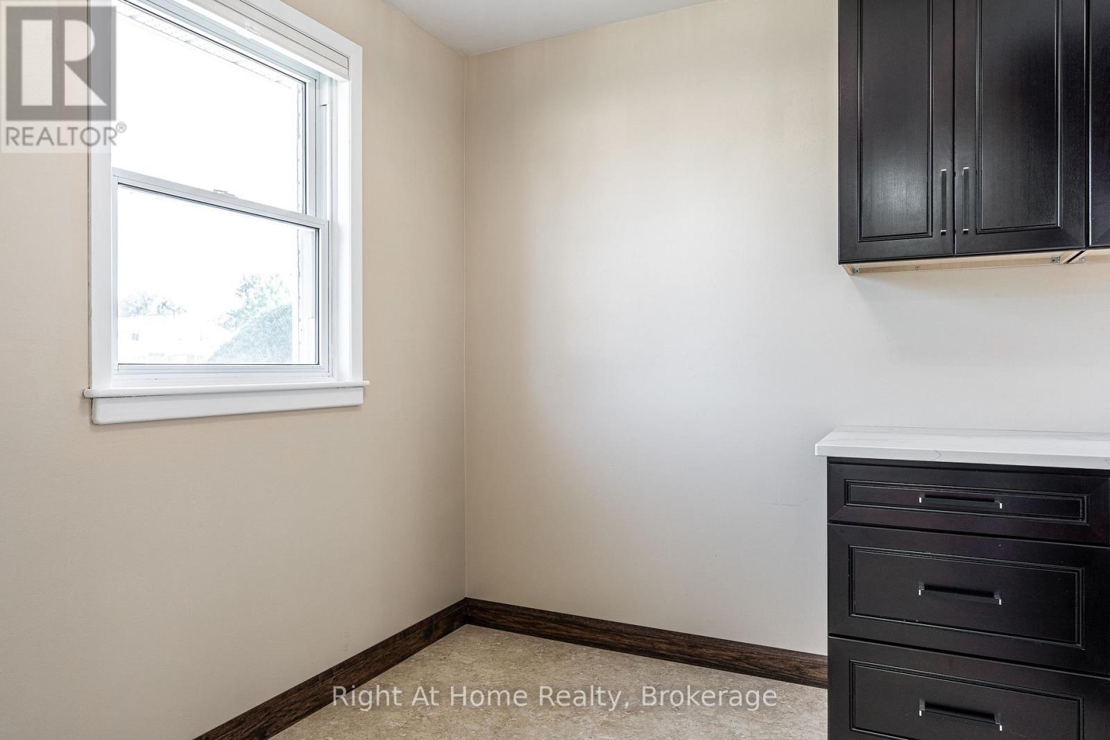 65 Maple Avenue, Stratford, Ontario  N5A 7C3 - Photo 9 - X13692490