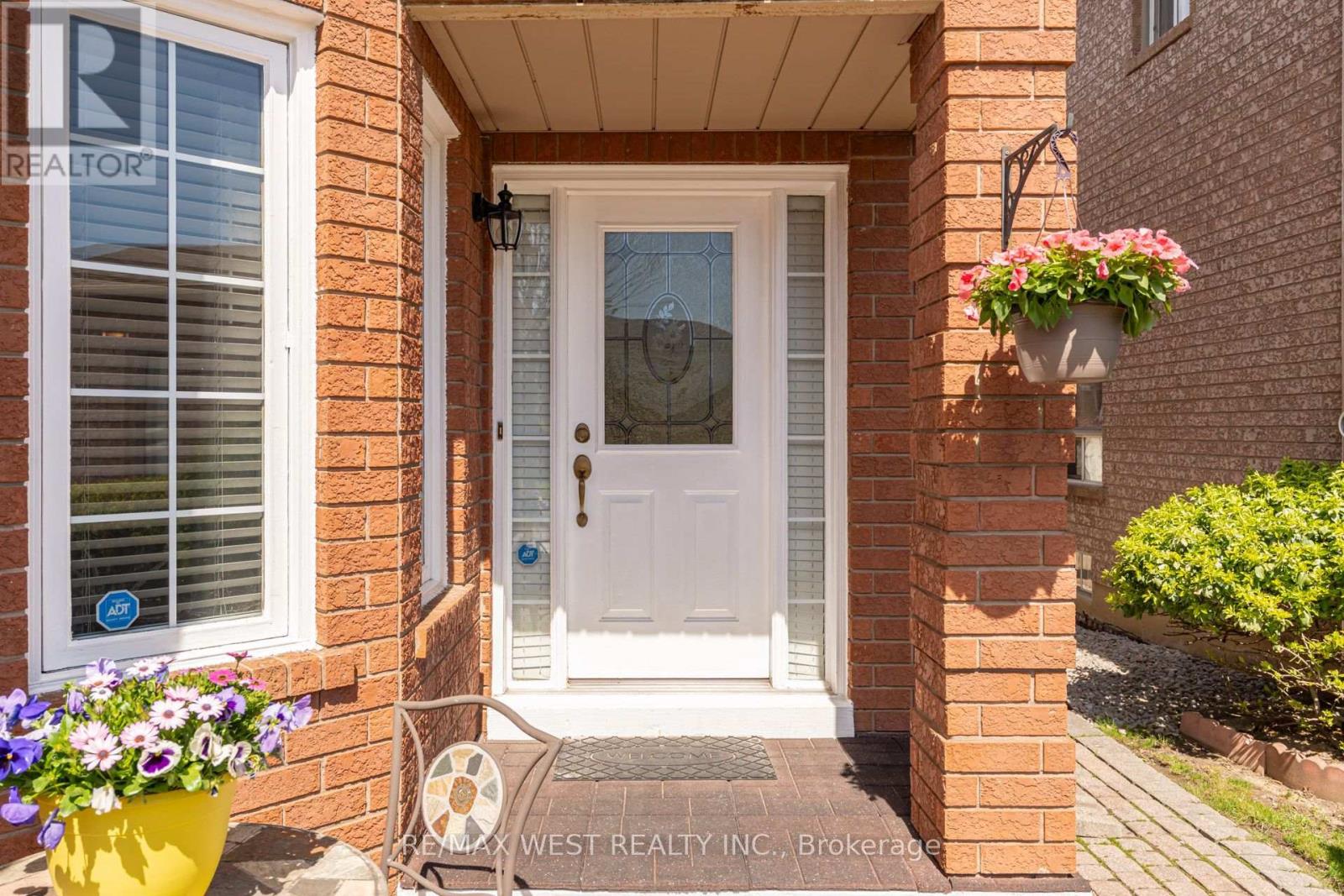 55 Pavin Crescent, Caledon, Ontario  L7E 1W9 - Photo 4 - W13127576