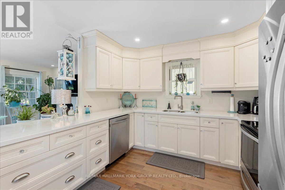 280 Orchard Beach Road, Georgina, Ontario  L4P 3C8 - Photo 13 - N13692430