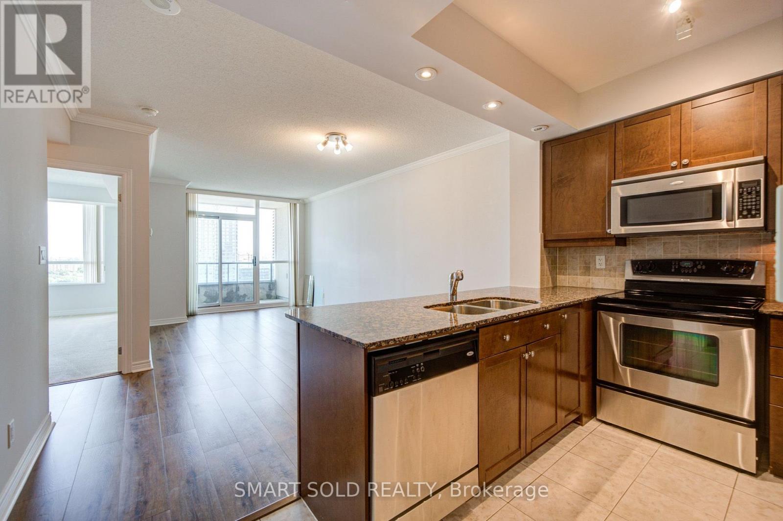 1508 - 100 Promenade Circle, Vaughan (Brownridge), Ontario  L4J 7W7 - Photo 3 - N13692488