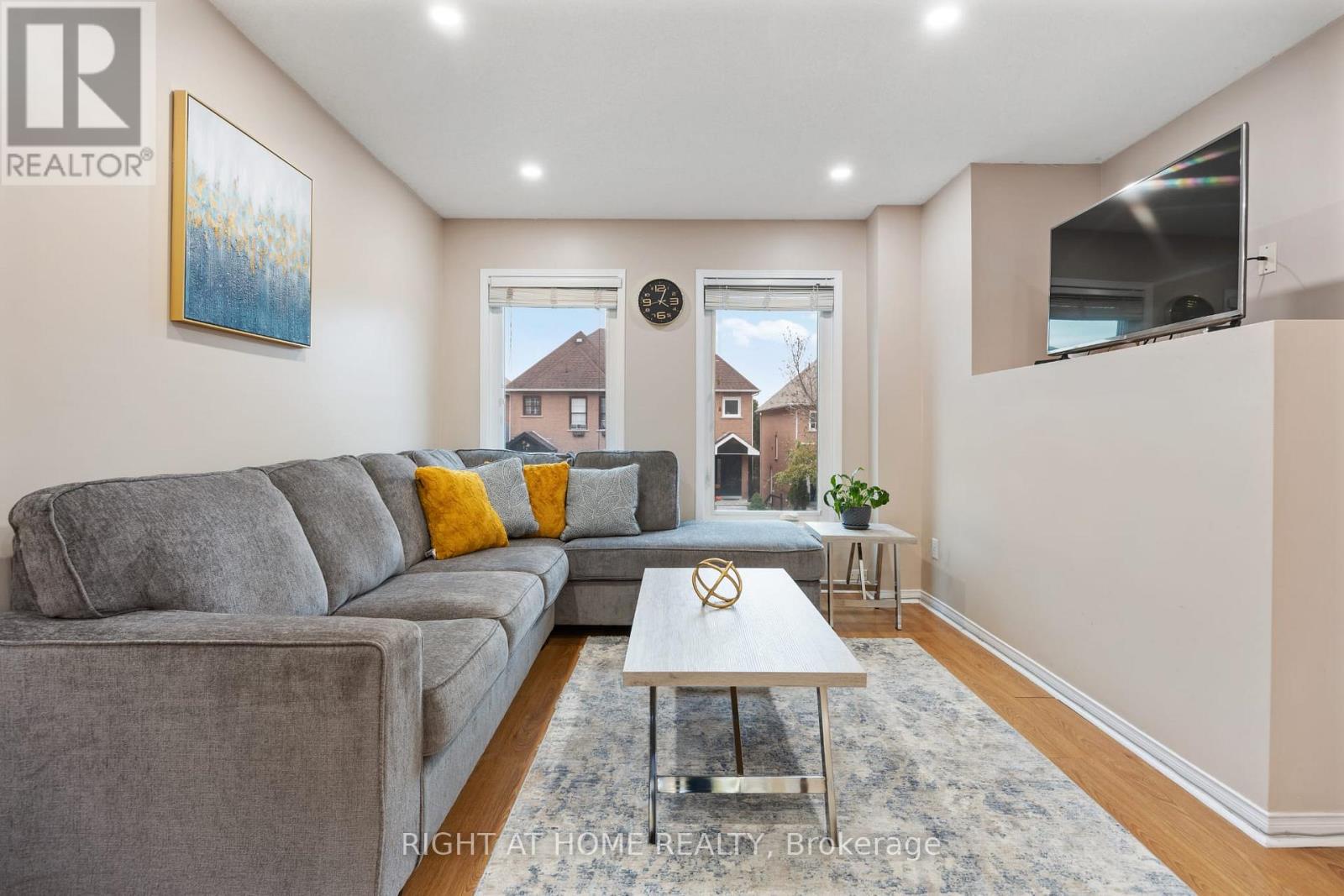 54 Amberhill Way, Aurora, Ontario L4G 7E1 - Photo 5 - N13692574