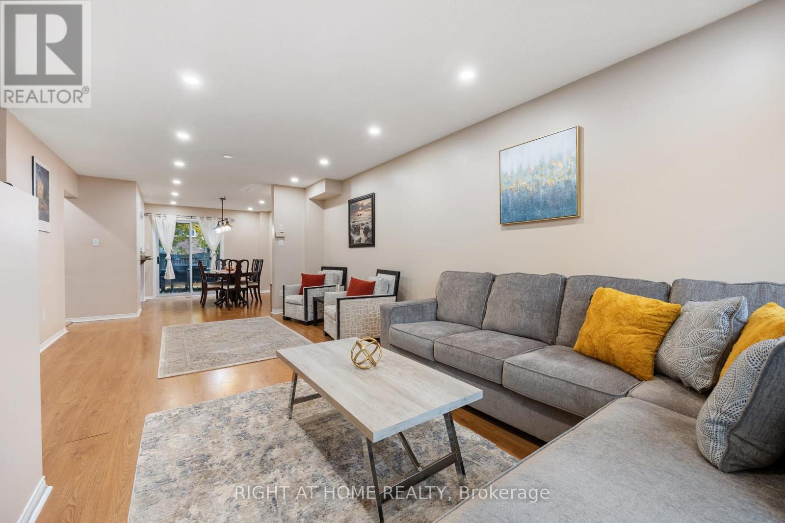 54 Amberhill Way, Aurora, Ontario L4G 7E1 - Photo 6 - N13692574