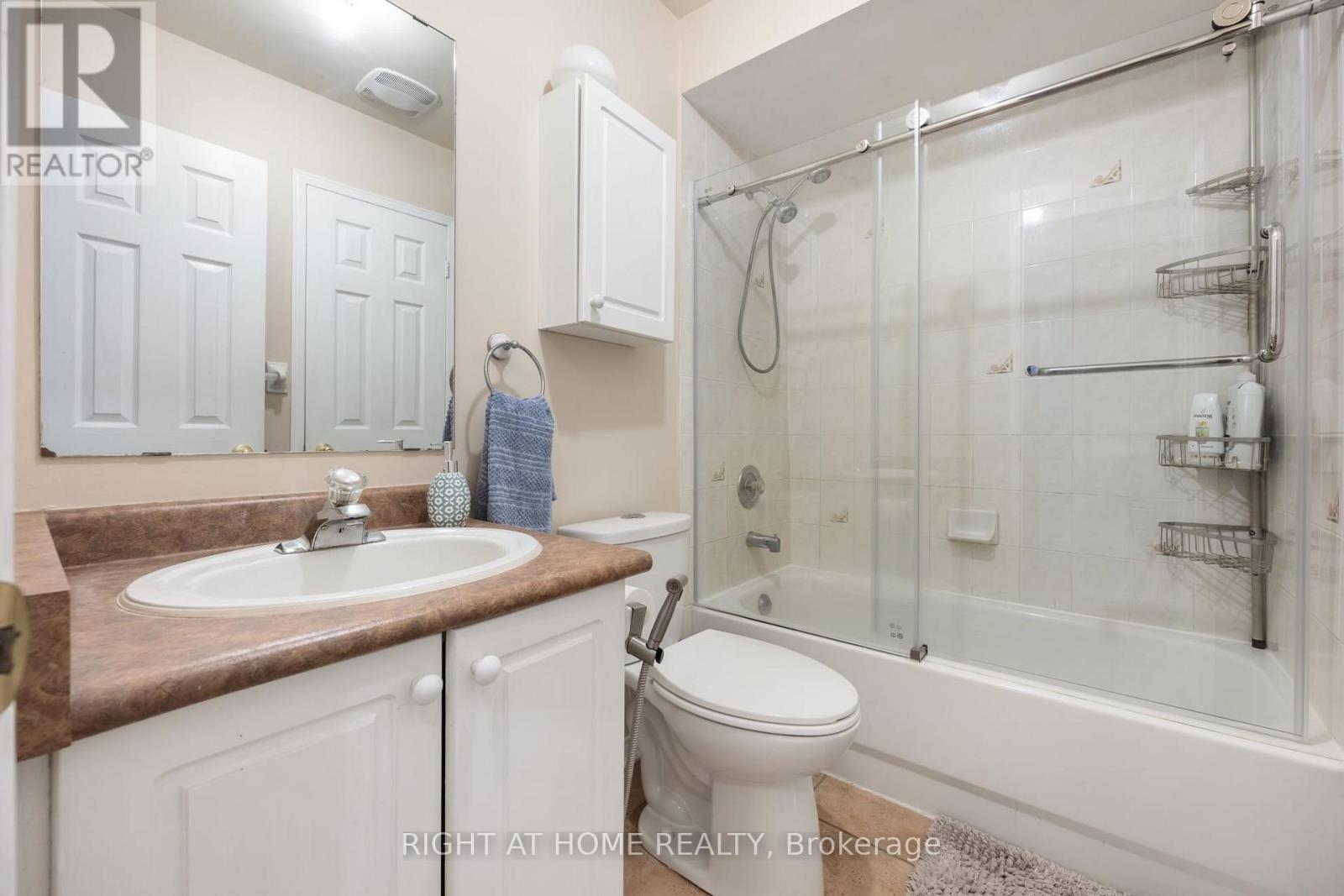 54 Amberhill Way, Aurora, Ontario L4G 7E1 - Photo 7 - N13692574