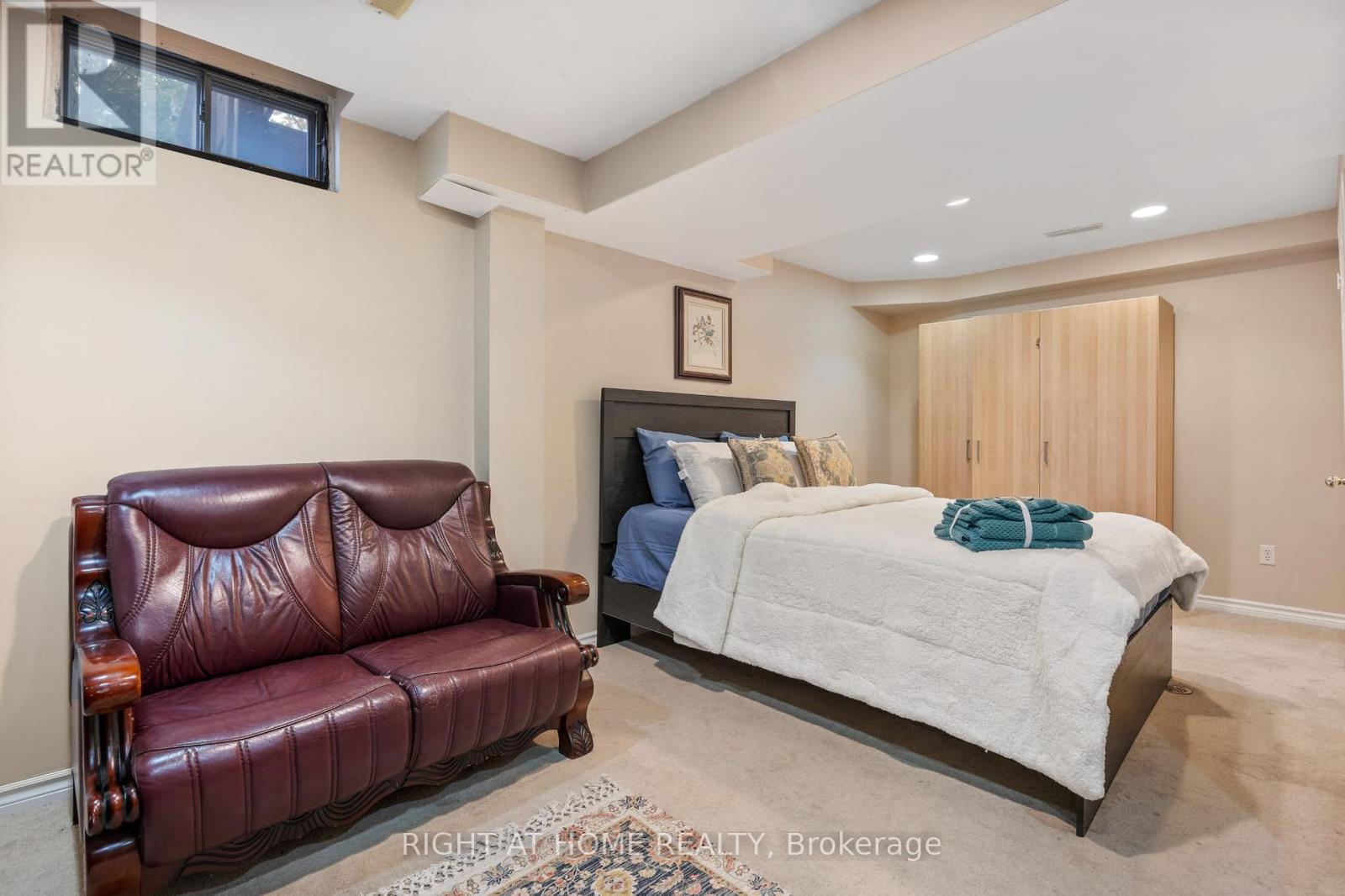 54 Amberhill Way, Aurora, Ontario L4G 7E1 - Photo 8 - N13692574