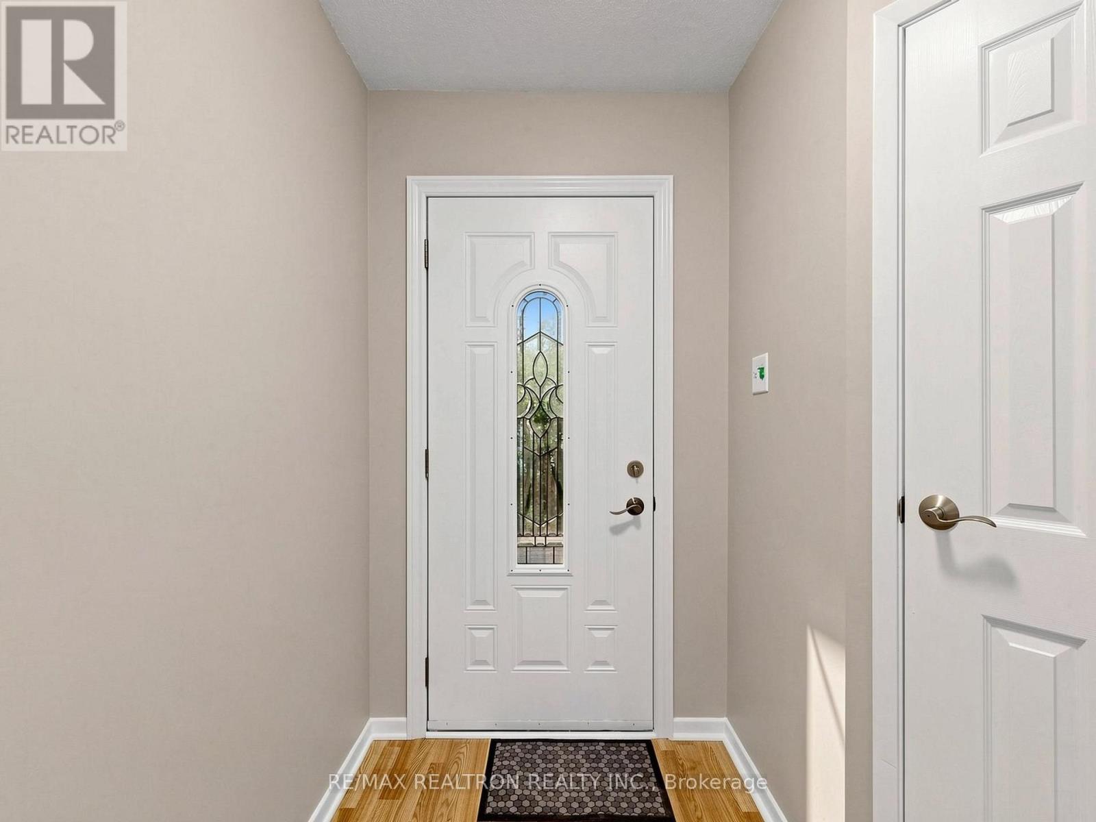 12 Robin Court, Barrie, Ontario  L4M 5M1 - Photo 15 - S13692568