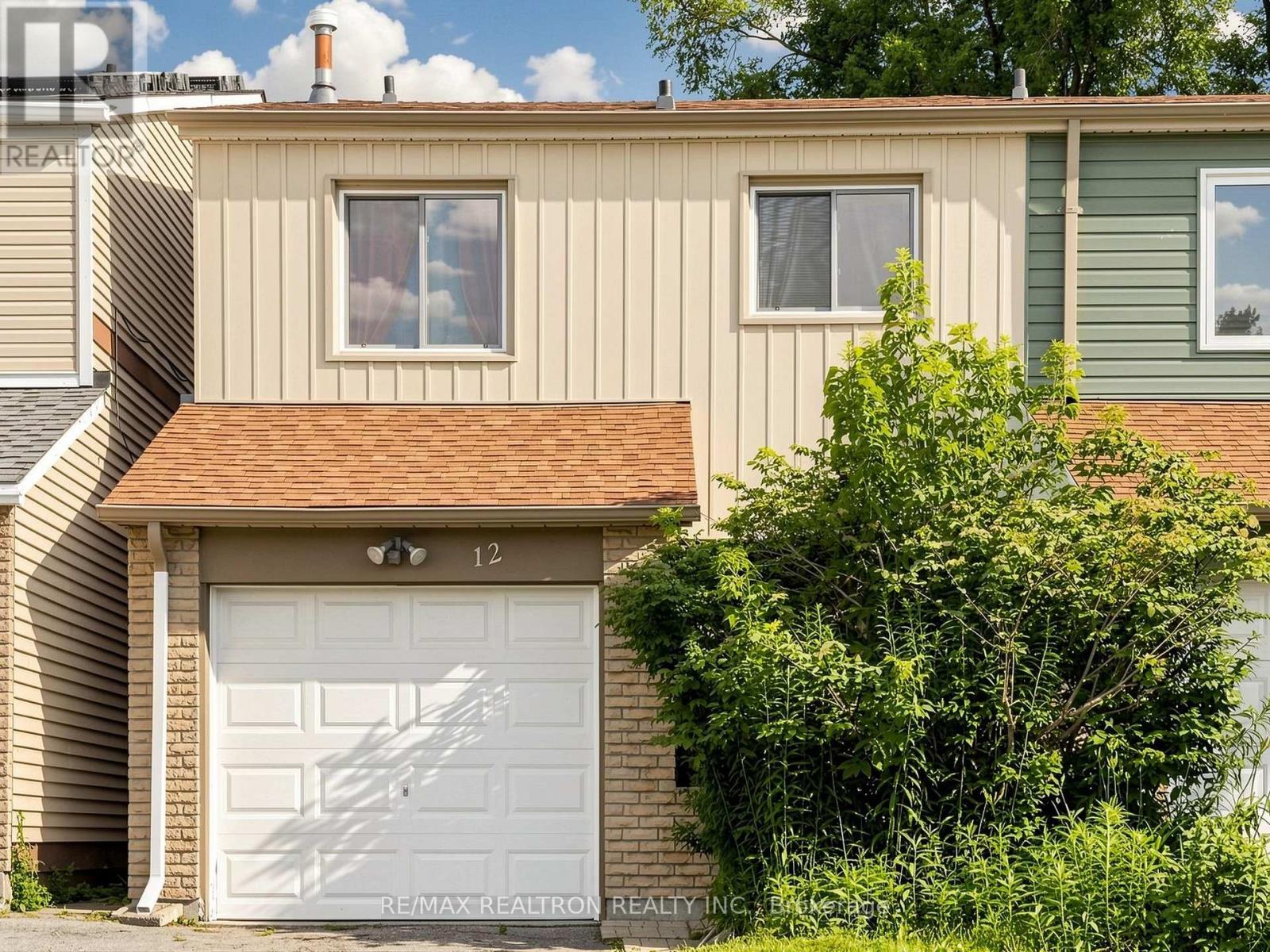 12 Robin Court, Barrie, Ontario  L4M 5M1 - Photo 2 - S13692568