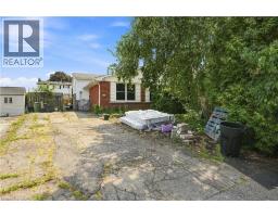 8 BRENDAN Court, Hamilton, Ontario