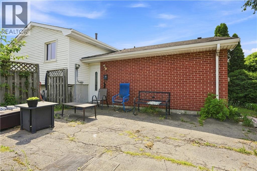 8 Brendan Court, Hamilton, Ontario  L8T 4R4 - Photo 2 - 40855016