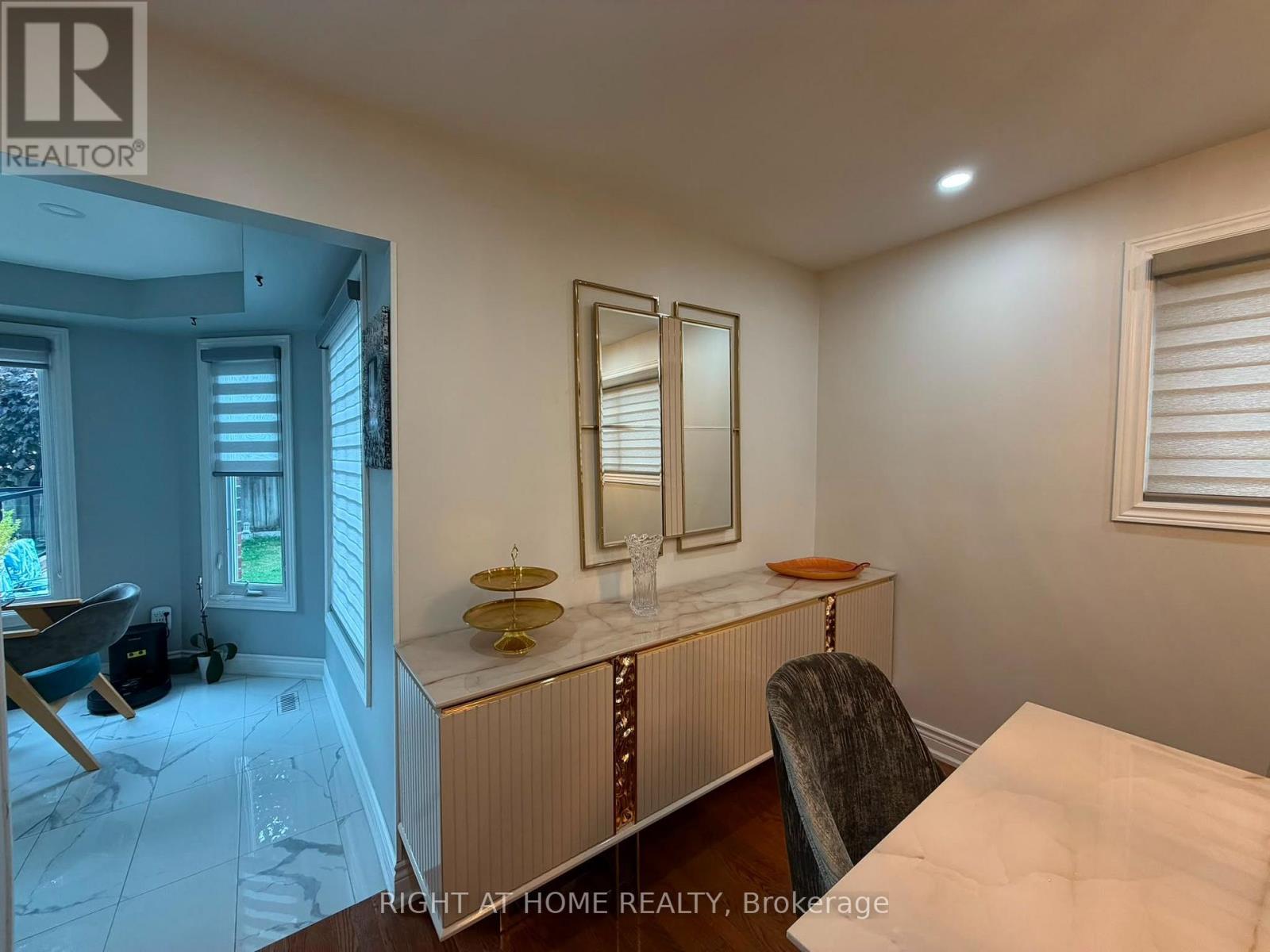 4203 Colonial Drive, Mississauga, Ontario  L5L 4C1 - Photo 5 - W13692390