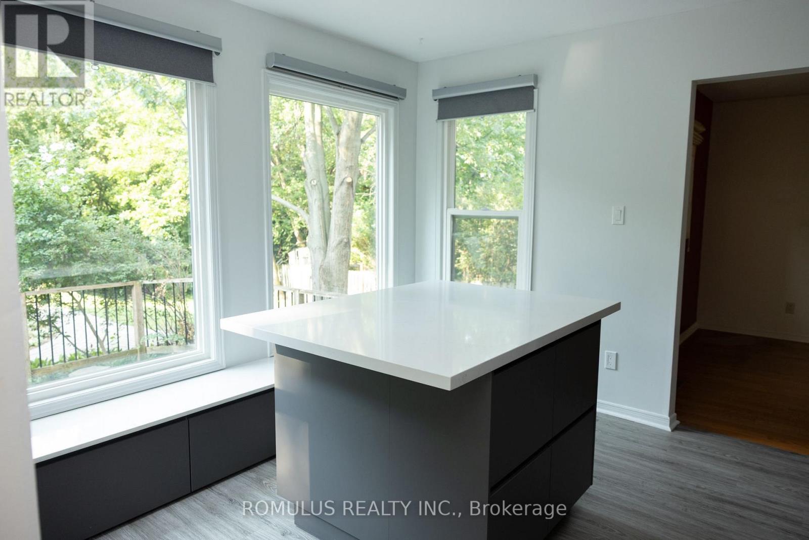 280 King Andrew Drive, Mississauga, Ontario  L4Z 1P8 - Photo 3 - W13692486