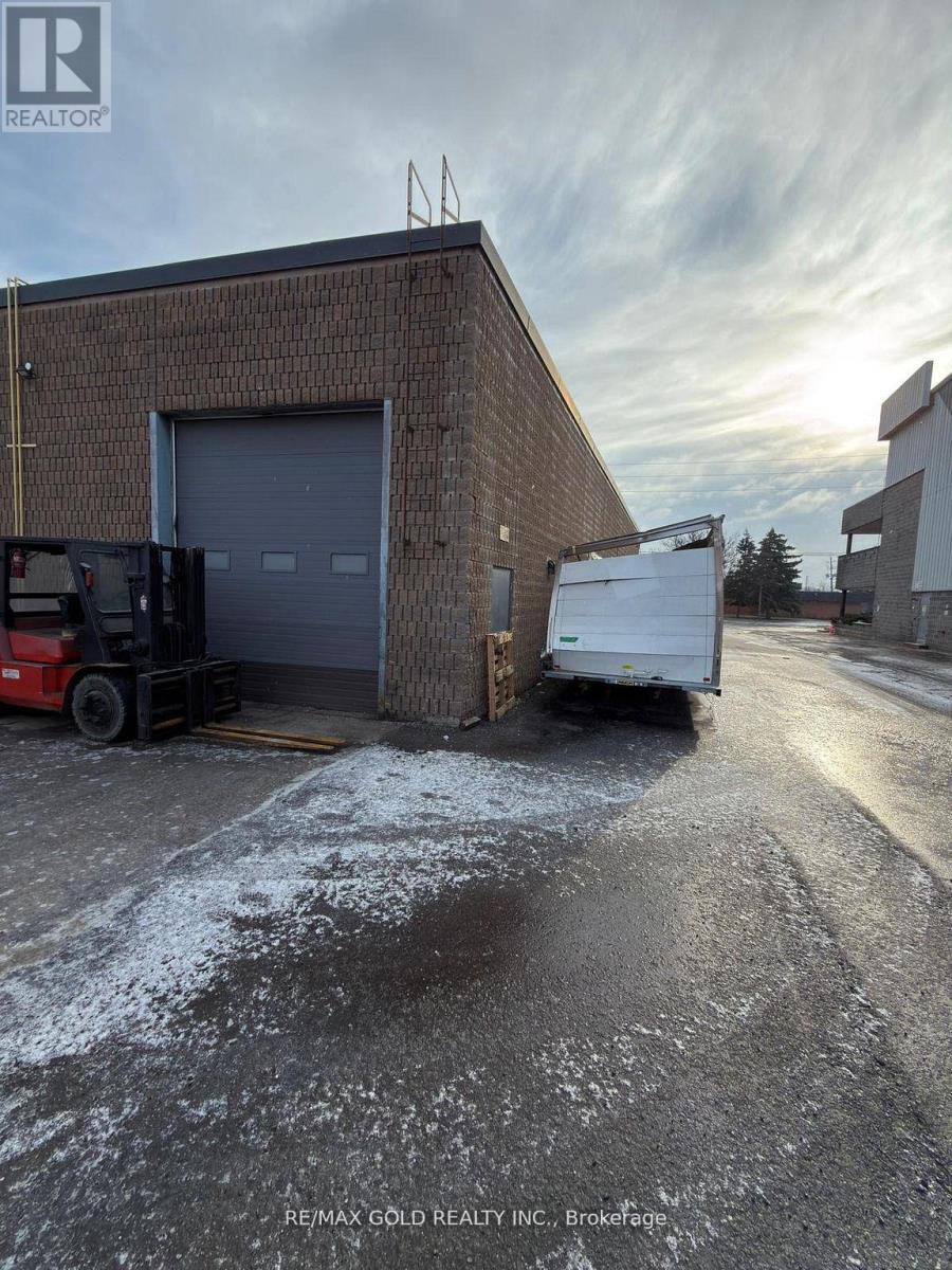 8 - 211 Wilkinson Road, Brampton, Ontario L6T 4M2 - Photo 1 - W13692502