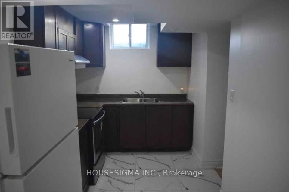 107 Commuter Drive, Brampton, Ontario  L7A 0P7 - Photo 2 - W13692506