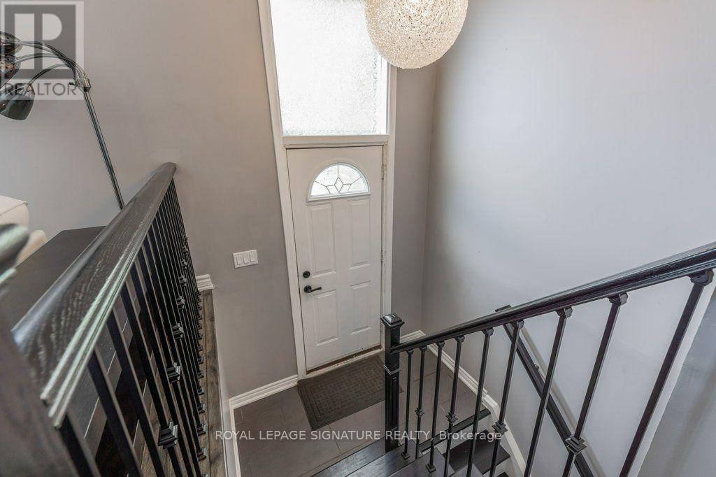676 Abana Road, Mississauga, Ontario  L5A 1H4 - Photo 2 - W13692522