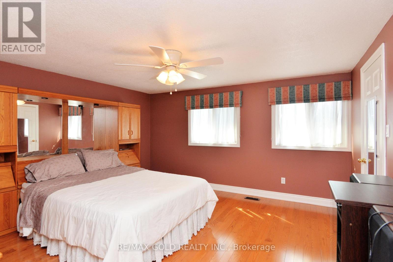 4284 Sawmill Valley Drive, Mississauga, Ontario  L5L 3M9 - Photo 18 - W13692540